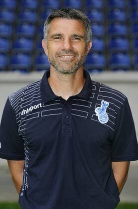 Fussball, 3. Bundesliga, Deutschland, Herren, Saison 2014 2015, Fototermin MSV Duisburg: Trainer Gino Lettieri (MSV). Einzelbild, Portrait, Porträt.
