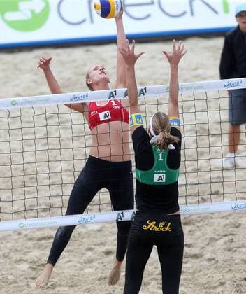 Beachvolleyball Grand Slam. Stefanie Schwaiger (AUT), Karla Borger (GER). Klagenfurt, 31.7.2014.