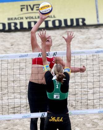Beachvolleyball Grand Slam. Stefanie Schwaiger (AUT), Britta Büthe (GER). Klagenfurt, 31.7.2014.