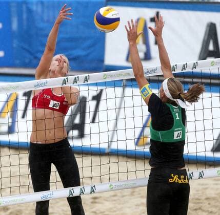 Beachvolleyball Grand Slam. Stefanie Schwaiger (AUT), Karla Borger (GER). Klagenfurt, 31.7.2014.