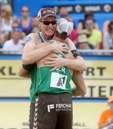 Beachvolleyball Grand Slam. Jubel Mischa Urbatzka, Markus Böckermann (GER). Klagenfurt, 31.7.2014.