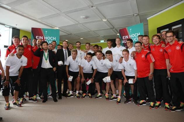 U19 Nationalmannschaft - Empfang der Deutschen U-19 Nationalmannschaft nach dem Europameistertitel am Frankfurter Flughafen
