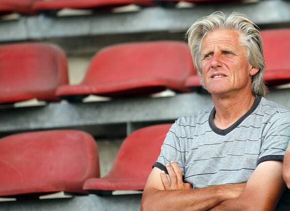 Ex-Profi und Trainer Werner Dreßel auf der Tribüne; Fußball, Regionalliga Bayern, Saison 2014 2015, FC Würzburger Kickers - SV Wacker Burghausen, 01.08.2014, flyeralarm Arena Würzburg