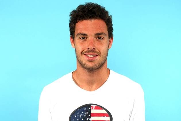Marco Cecchinato im Fotostudio bei den bet at home Open 2014 in Hamburg am 13.07.2014. Studio Studioaufnahme Sportler German Tennisspieler Championships Tennis am Rothenbaum Rotherbaum Portrait Porträt Querformat Kamerablick Lachen lacht Lächeln lächelt EP_Eibner