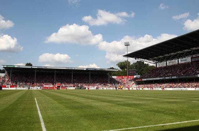Stadion der Freundschaft Übersicht Nordwand Gegengerade volle Ränge beim Ostderby Fußball Fussball dritte 3.Bundesliga Saison 2014 2015 03.08.2014 FC Energie Cottbus