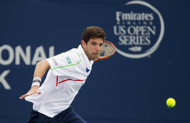 TORONTO, Aug. 4, 2014 -- Federico Delbonis of Argentina returns the ball during the first round of men s singles at the 2014 Rogers Cup in Toronto, Canada, Aug. 4, 2014. (SP)CANADA-TORONTO-TENNIS-ROGERS CUP-MEN S SINGLES ZouxZheng 