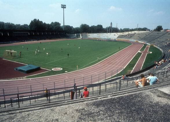 Fußball, Stadiongeschichte FC Augsburg Rosenaustadion, Heimspielstätte des FC Augsburg