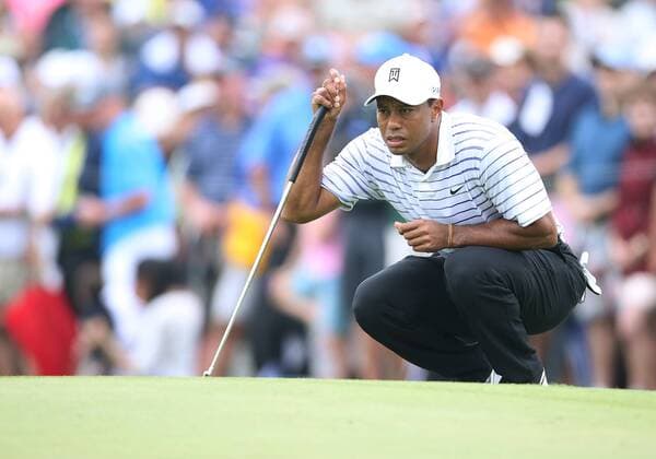 August 8, 2014: Tiger Woods prepares to putt during the second round of the PGA Golf Herren Championship at Valhalla Golf Club in Louisville, Ky. GOLF: AUG 08 PGA Golf Herren - PGA Golf Herren Championship - Second Round Icon20143408 EDITORIAL USE ONLY