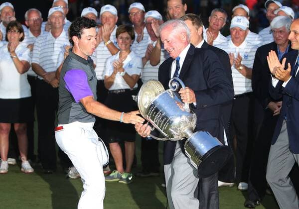 August 10, 2014: Rory McIlroy and PGA Golf Herren President Ted Bishop nearly drop the Wanamaker Trophy after McIlroy wins the PGA Golf Herren Championship at Valhalla Golf Club in Louisville, Ky. GOLF: AUG 10 PGA Golf Herren - PGA Golf Herren Championship - Final Round Icon11237 EDITORIAL USE ONLY