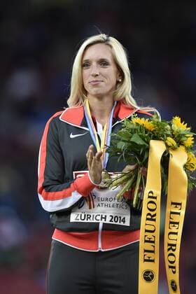Cindy ROLEDER (GER) am Siegespodest. 3.Wettkampftag: Siegerehrung 100m Hürden der Frauen am 14.08.2014 Leichtathletik Europameisterschaften 2014 im Letzigrund Stadion in Zürich, Schweiz. --European Athletics Championships 2014, Zürich, Swiss--