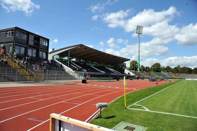 Fußball, Stadiongeschichte SSV Ulm 1846 Ulmer Donaustadion Gegentribuene. Deutschland, Ulm: Fussball, DFB-Pokal 1.Runde: FV Illertissen am 17.08.2014, im DonauStadion des SSV ULM 1846