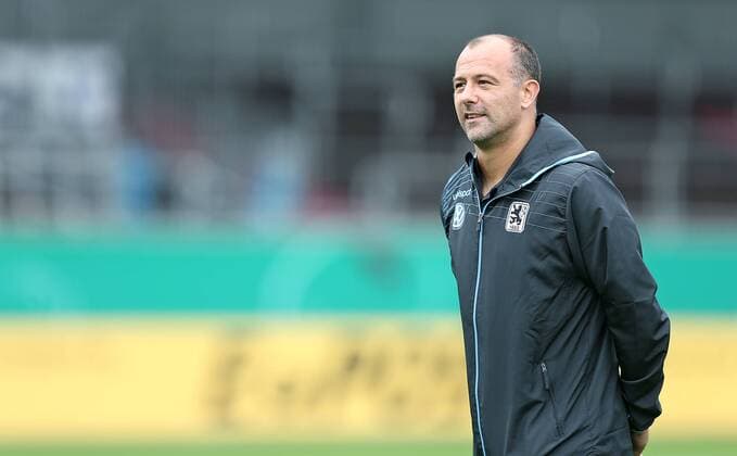 17.08.2014, Fussball DFB-Pokal 2014 15 , 1. Runde , Holstein Kiel - TSV 1860 München , im Holstein-Stadion. Torwart Gabor Kiraly (1860 München) 