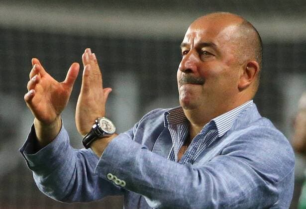 ITAR-TASS: MOSCOW REGION, RUSSIA. AUGUST 21, 2014. Dynamo s head coach Stanislav Cherchesov reacts in the first leg of their 2014 15 Season UEFA Europa League Play-off Round football match against Omonia Nicosia at Arena Khimki Stadium. The game ended in a 2:2 draw.  RE14D57E