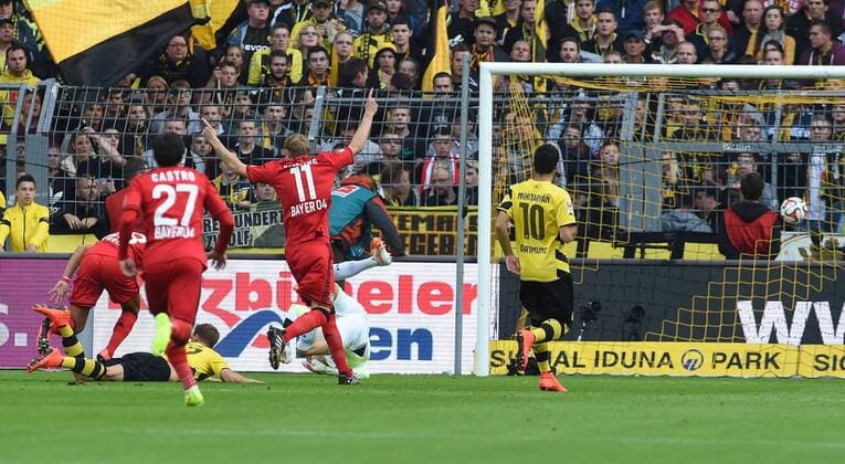 23.08.2014, Fussball, Saison 2014 15, 1. Bundesliga, 1. Spieltag, Borussia Dortmund - Bayer 04 Leverkusen Karim Bellarabi (Bayer 04 Leverkusen), li., erzielt das Tor zum 0:1.