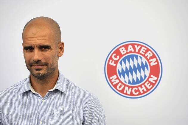 23.08.2014, Fussball 1.Bundesliga 2014 2015, Neuburg an der Donau, Spieler des FC Bayern München bekommen ihre AUDI-Dienstfahrzeuge überreicht und dürfen noch ein Fahrertraining in einem AUDI R8 auf einer Teststrecke absolvieren. Trainer Pep Guardiola (Bayern München) nachdenklich. 