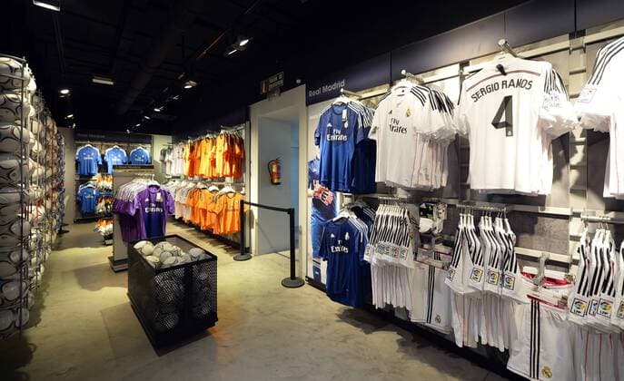 Offizieller Fanshop von Real Madrid im Stadion Estadio Santiago Bernabeu des Vereins Real Madrid, Chamartin, Madrid, Spanien
