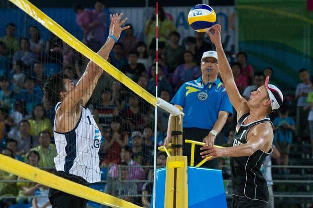 25.08.2014, Nanjing, Youth Olympic Sports Park Youth Olympic Games 2014, Viertelfinale Block Leo Aveiro (ARG) - Angriff Eric Stadie (GER)