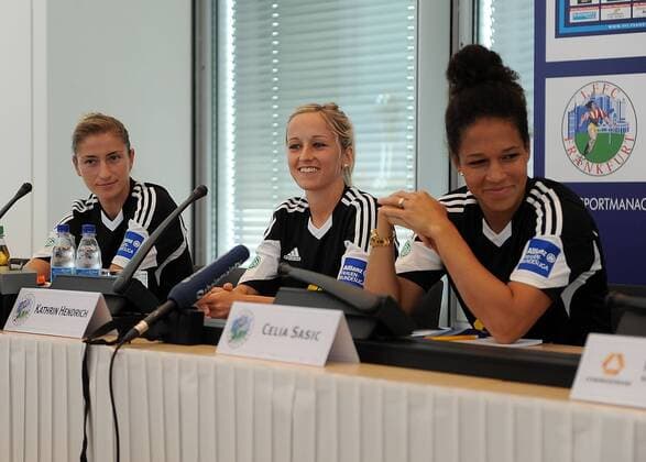 26.08.2014, xnrx, Fussball 1.Bundesliga Damen, 1.FFC Frankfurt Pressekonferenz, v.l. Bianca Schmidt (1.FFC Frankfurt), Kathrin Hendrich (1.FFC Frankfurt), Celia Sasic (1.FFC Frankfurt)