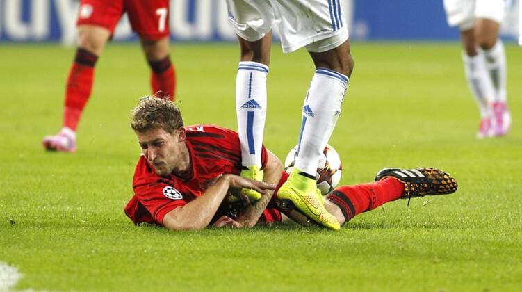 Leverkusens Stefan Kießling crashes during the Championsleague Play-off match between Bayer 04 Leverkusen and FC Kopenhagen, Bayarena in Leverkusen on August 27., 2013. Bayer 04 Leverkusen vs. FC Kopenhagen in der Champions League Qualifikation der Saison 2014 2015 am 27. August 2014.