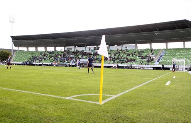 Reutlingen, 27.08.2014, Stadion an der Kreuzeiche, Fussball, 3.Liga, 6.Spieltag , SV Stuttgarter Kickers vs. Chemnitzer FC 2:0 (0:0) , Im Bild: Haupttribüne im Stadion Reutlingen. ,
