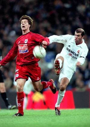 Xabi ALONSO (Real Sociedad), Zinedine Zidane (Real Madrid). Estadio Santiago Bernabeu, Madrid. 