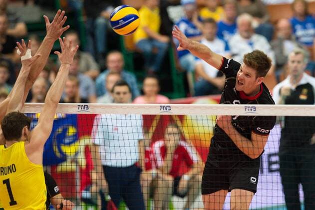 01.09.2014, Spodek, Kattowitz Volleyball, FIVB Volleyball Men s World Championsship 2014, Deutschland (GER) vs. Brasilien Block Bruno Rezende ( 1 BRA) - Angriff Sebastian Schwarz ( 3 GER)