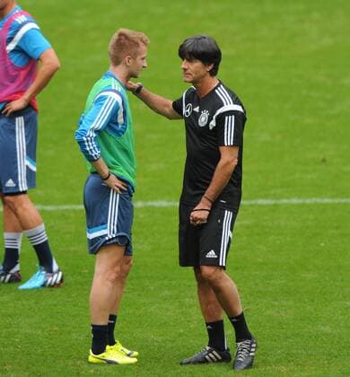 Training der Deutschen Nationalmannschaft in Düsseldorf 01.09.2014. Bundestrainer Joachim Löw und Marco Reus. HM