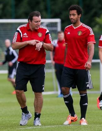 20140901 - BRUSSELS, BELGIUM: Belgium s head coach Marc Wilmots and Belgium s Moussa Dembele talk after a training session of Belgian national soccer team Red Devils, Monday 01 September 2014, in Brussels. Belgium will play a friendly match against the Australian national soccer team on Thursday. VIRGINIExLEFOUR  premiumd Highlight 04295507