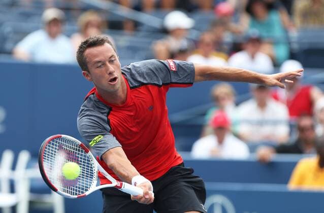 US Open 2014, USTA Billie Jean King National Tennis Center, Flushing Meadows, New York, ITF Grand Slam Tennis Tournament, Philipp Kohlschreiber (USA) spielt einen tiefen Volley,Aktion,Einzelbild,Halbkoerper,Querformat,