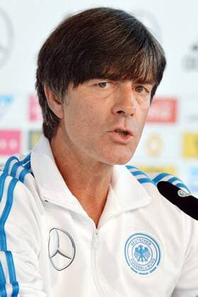 Deutschland Pressekonferenz --- Fussball --- International --- 02.09.2014 Joachim Jogi Löw, Löw (Trainer Deutschland), Einzelbild, halbe Figur, Hochformat