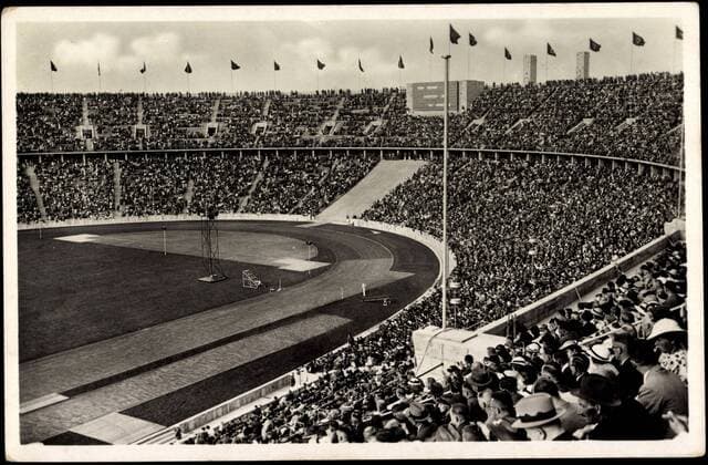 Berlin Charlottenburg, Blick ins Olympiastadion !AUFNAHMEDATUM GESCHÄTZT!