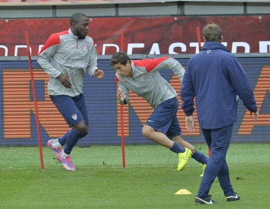 US national team trains prior to the soccer friendly match Czech Republic vs USA on September 2, 2014 in Prague, Czech Republic. Pictured Sunderland s forward Jozy Altidore (left) and half-back of Nantes Alejandro Bedoya. (CTKxPhoto MichalxDolezal) CTKPhotoOF201409020846001  dol 006