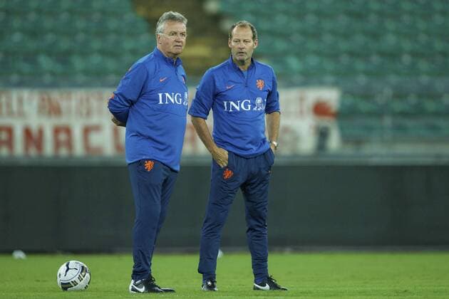 (L-R) coach Guus Hiddink of Holland, assistant trainer Danny Blind of Holland during the training session of The Netherlands in Bari on September 3, 2014 in Bari, Italy. Netherlands Training session in Bari 2014 2015 xVIxxIVx 2600631