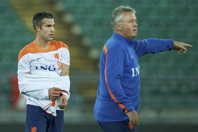 (L-R) Robin van Persie of Holland, coach Guus Hiddink of Holland during the training session of The Netherlands in Bari on September 3, 2014 in Bari, Italy. Netherlands Training session in Bari 2014 2015 xVIxxIVx 2600633