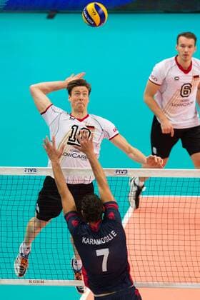 05.09.2014, Spodek, Kattowitz Volleyball, FIVB Volleyball Men s World Championship 2014, Deutschland (GER) vs. Tunesien (TUN) Angriff Jochen Schöps Schoeps ( 10 GER) - Block Elyes Karamosli ( 7 TUN)