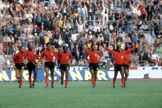 WM 1974, Italien gegen Haiti in München, Torjubel Haiti, u.a. v.re.: Eddy Antoine (9), Jean Claude Desir (8), Arsene Auguste (3) und Ernst Jean Joseph (12)