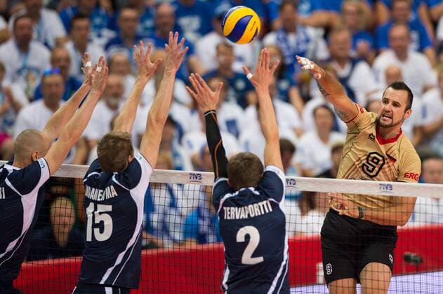 06.09.2014, Spodek, Kattowitz Volleyball, FIVB Volleyball Men s World Championship 2014, Deutschland (GER) vs. Finnland (FIN) Block Doppelblock Olli Kunnari ( 12 FIN), Matti Oivanen ( 15 FIN), Eemi Tervaportti ( 2 FIN) - Angriff Georg György Gyoergy Grozer ( 9 GER)