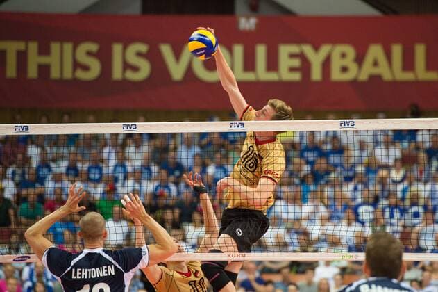 06.09.2014, Spodek, Kattowitz Volleyball, FIVB Volleyball Men s World Championship 2014, Deutschland (GER) vs. Finnland (FIN) Block Jukka Lehtonen ( 18 FIN) - Angriff Max Günthör Guenthoer ( 16 GER)