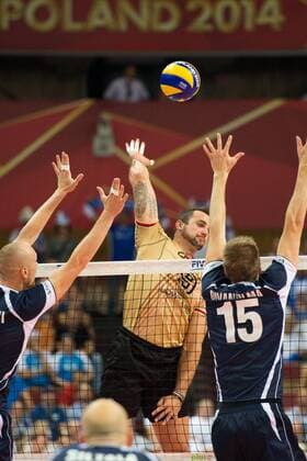 06.09.2014, Spodek, Kattowitz Volleyball, FIVB Volleyball Men s World Championship 2014, Deutschland (GER) vs. Finnland (FIN) Block Doppelblock Olli Kunnari ( 12 FIN), Matti Oivanen ( 15 FIN) - Angriff Georg György Gyoergy Grozer ( 9 GER)