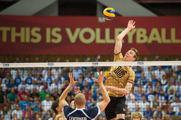 06.09.2014, Spodek, Kattowitz Volleyball, FIVB Volleyball Men s World Championship 2014, Deutschland (GER) vs. Finnland (FIN) Block Jukka Lehtonen ( 18 FIN) - Angriff Max Günthör Guenthoer ( 16 GER)