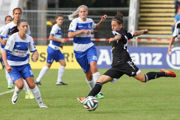 Fussball, Allianz Frauen-Bundesliga, 1. FFC Frankfurt - MSV Duisburg, Torschuss Veronica Boquete (Vero Boquete, 1. FFC Frankfurt), xozx