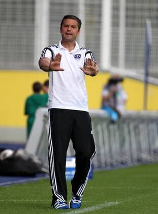 GER, 1.Bundesliga, Frauen, FF USV Jena vs Bayer 04 Leverkusen 07.09.14, Jena, Ernst-Abbe-Sportfeld, GER, Allianz Frauen Bundesliga 1.Bundesliga, Frauen, Saison 2014 2015, 02.Spieltag, FF USV Jena vs Bayer 04 Leverkusen im Bild Trainer Daniel Kraus (Jena) gibt Anweisungen