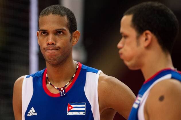 07.09.2014, Spodek, Kattowitz Volleyball, FIVB Volleyball Men s World Championship 2014, Brasilien (BRA) vs. Kuba (CUB) Javier Ernesto Jimenez Scull ( 4 CUB), Leandro Macias Infante ( 5 CUB) enttäuscht enttaeuscht traurig