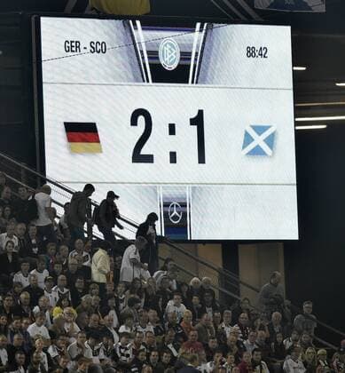 Anzeigetafel Endstand 2:1 DFB Länderspiel Deutschland gegen Schottland EM-Qualifikation Europameisterschaft Fußball Herren GER vs SCO Saison 2014 2015 Dortmund Signa Iduna Park 07.09.2014 DFB Länderspiel Deutschland gegen Schottland EM Qualifikation