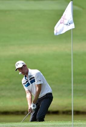 Chris Kirk chips to No. 2 during the first round of the PGA Golf Herren Tour Championship on September 11, 2014 at East Lake Golf Club in Atlanta. The sport s top players are competing for a chance to win the FedExCup and a $10 million bonus.  AJP2014091122