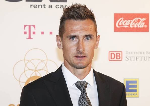 Miroslav Klose erhält den Integrationspreis Goldene Victoria der Deutschlandstiftung im Auswärtigen Amt am 11.09.2014 in Berlin. Miroslav Klose erhält Integrationspreis Goldene Victoria in Berlin