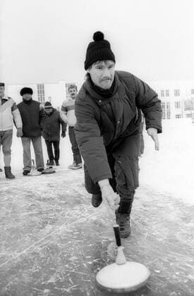 Wolfgang Grobe (FC Bayern München) - Eisstockschießen in der Freizeit