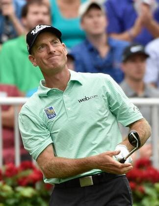 Jim Furyk frowns after his tee shot on No. 18 where he scores a par during the final round of the PGA Golf Herren Tour Championship at East Lake Golf Club on September 14, 2014, in Atlanta.  AJP2014091499