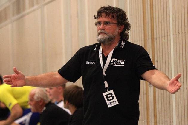Handball, 2. Bundesliga, DJK Rimpar Wölfe - HC Empor Rostock, v.li.: Trainer Rastislav Trtik (HC Empor Rostock) enttäuscht schauend, Enttäuschung, disappointed xfsx