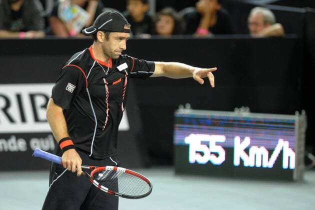Benjamin Becker (GER), zeigt mit dem Finger, 1. Runde , 6:7 - 6:7, 15.09.14, Moselle Open, ATP Tennis Herren World Tour, Metz Frankreich, EP_pfz